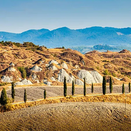 Charming With Pool And Countryside Views *